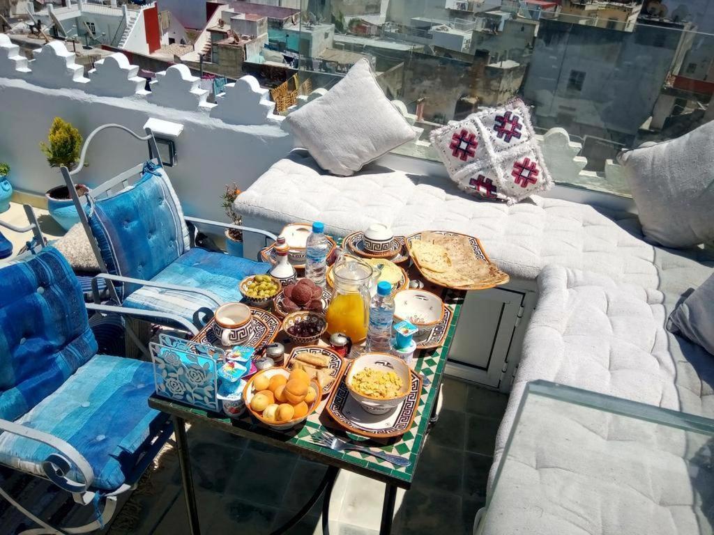 Dar Tinjaa Bed and Breakfast Tangeri Esterno foto